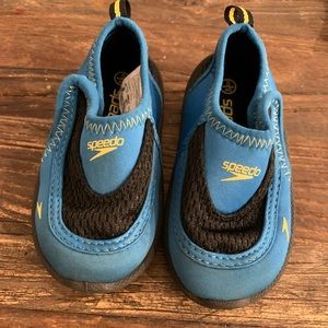 Speedo water shoes